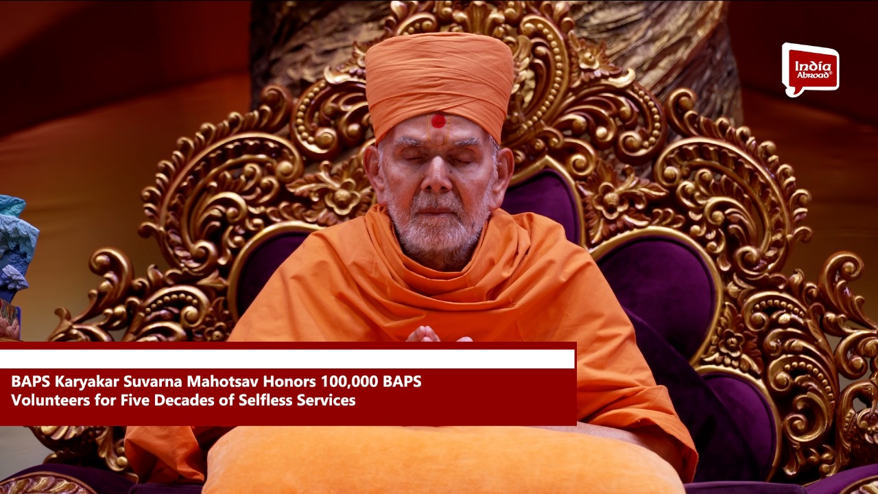 BAPS Karyakar Suvarna Mahotsav Honors 100,000 BAPS Volunteers for Five Decades of Selfless Services